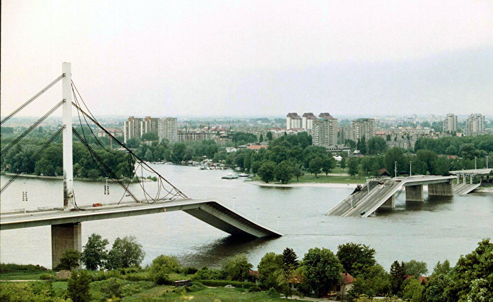 Нови Сад. Результат бомбардировок. Югославия. 1999